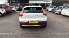 Volvo Xc40 2.0 B4P Momentum 5dr Auto [7 speed] Petrol Estate